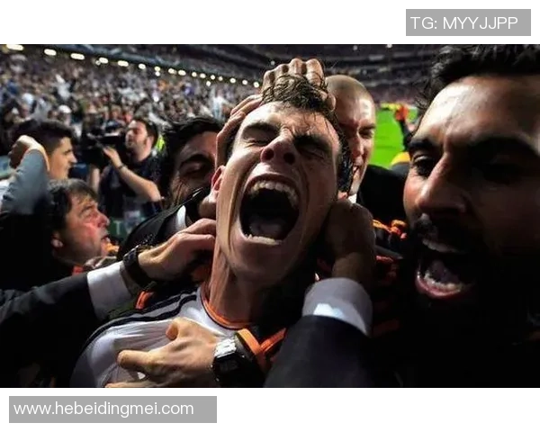 国王杯激战曼联逆转巴萨补时绝杀引爆全场激情瞬间