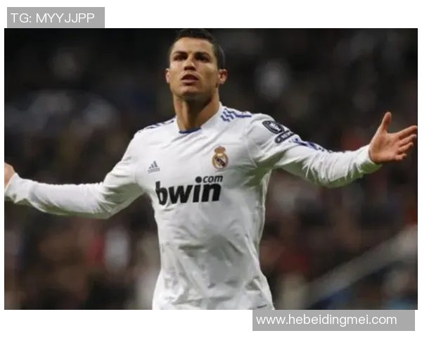 英超惊天冷门皇马以四球横扫阿森纳争议判罚引发全场热议